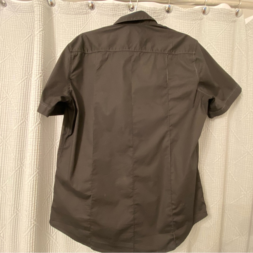 Men’s short sleeve button up shirt. 7 Diamonds. Size large. Black